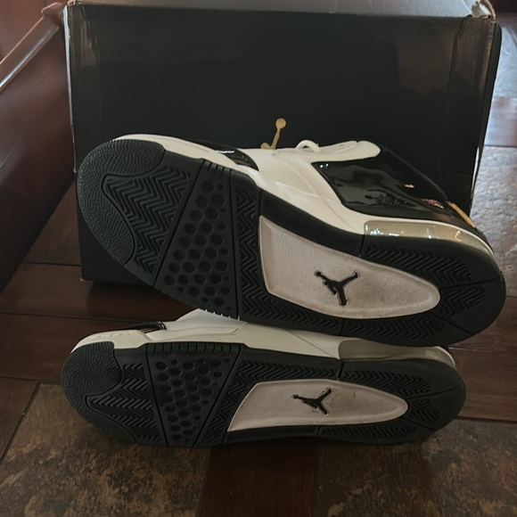 Nike Air Jordan Premium Metallic Gold Athletic Shoes - Picture 5 of 9